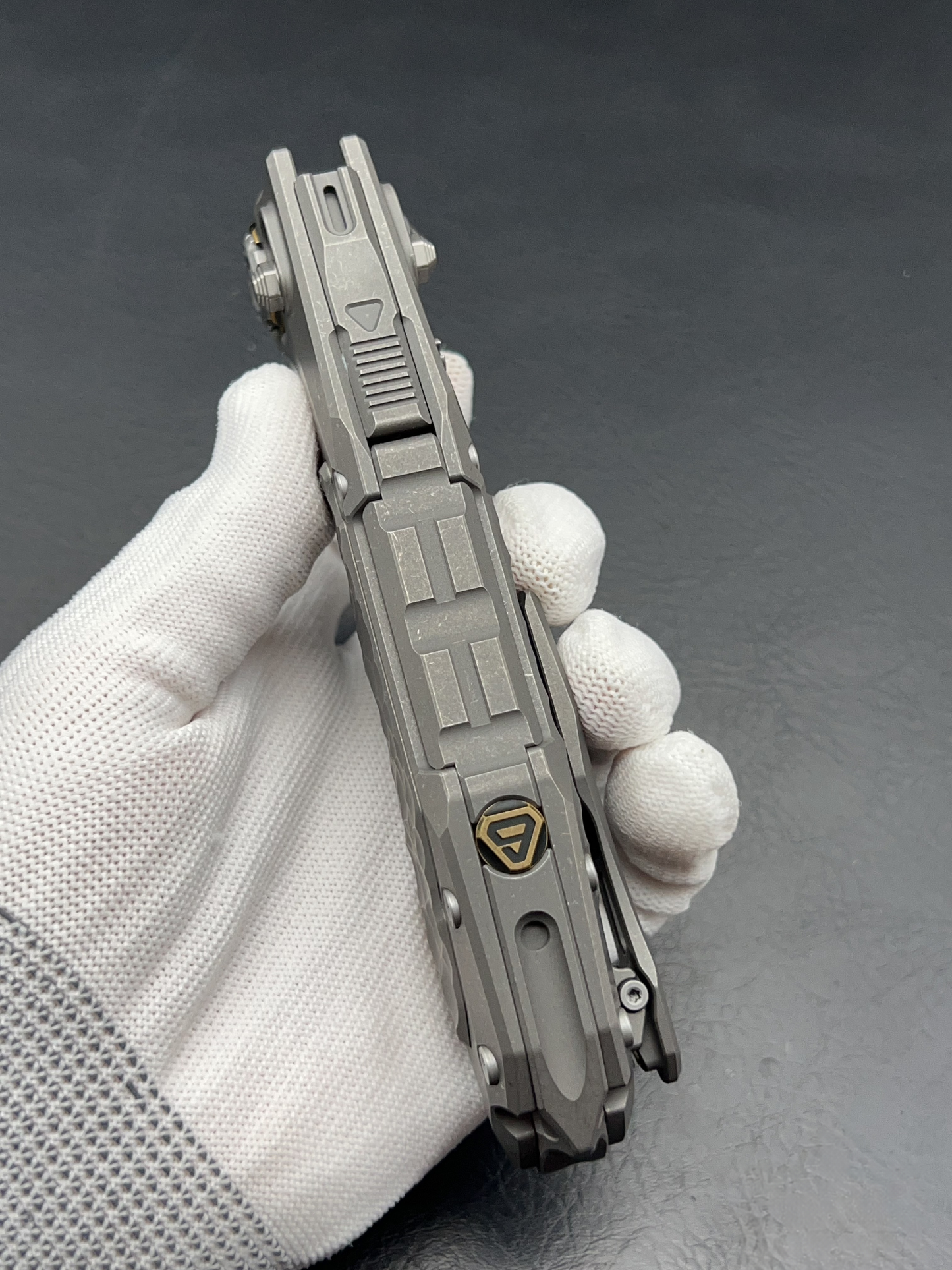 District 9 ROCK stone wash finish