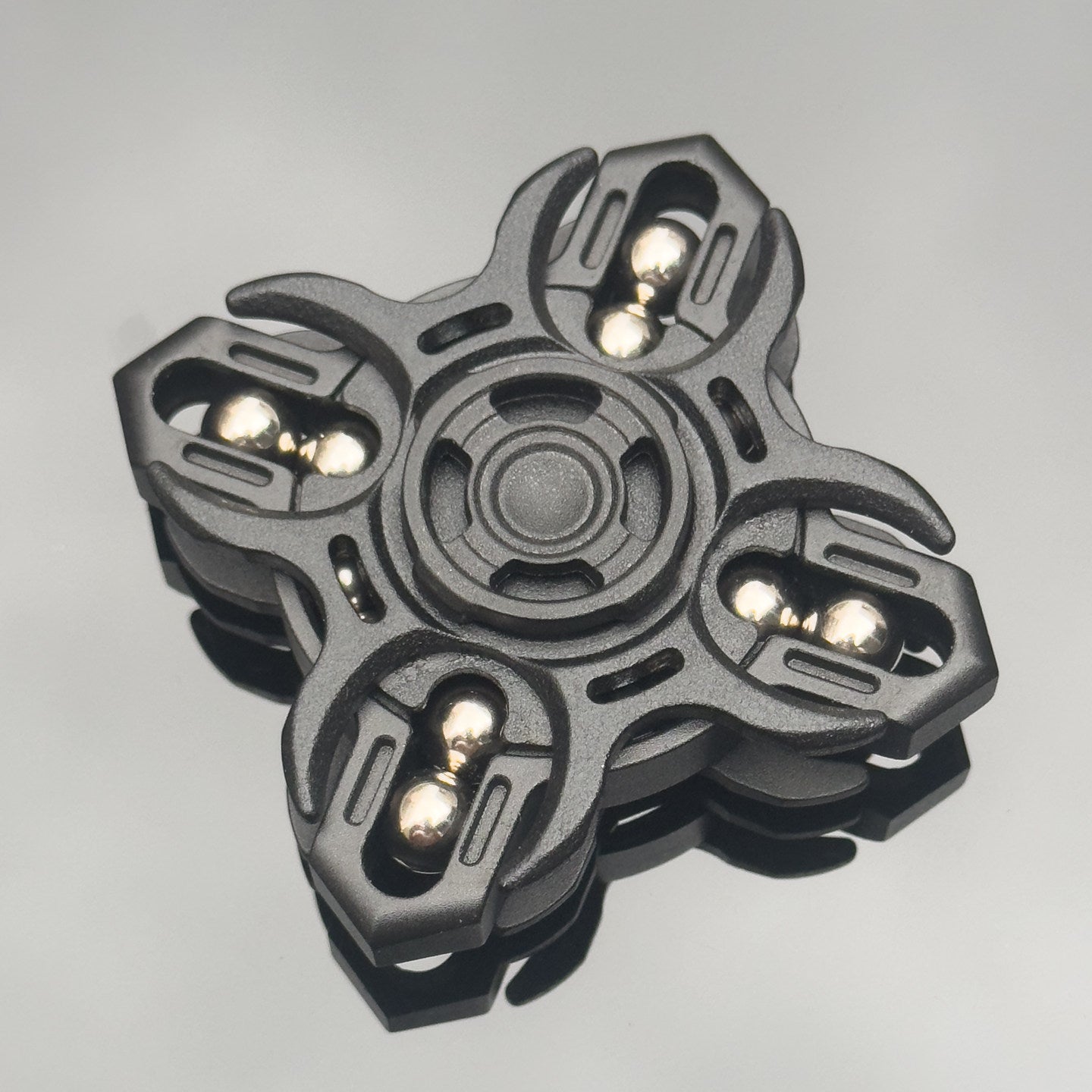 edc Stress-relieving Toy: Divine Oracle Fingertip Gyroscope Tuning Fork in Collaboration with Divine Realm Alloy Hand Play Piece, a cutting-edge black technology