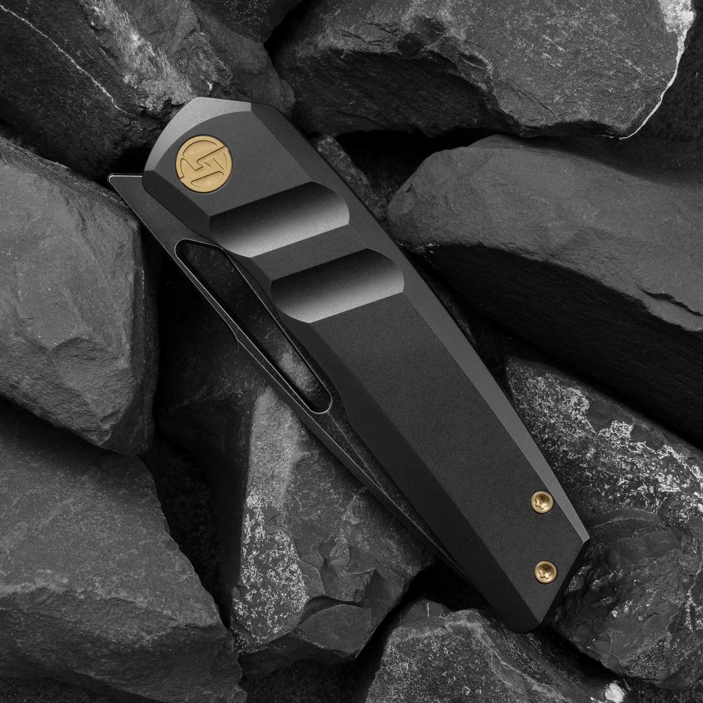 Sworf T077 Damascus Carbon fiber handle Liner Lock slot deployment