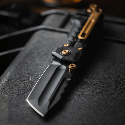 Moyeworks BK1B folding pry bar titanium handle liner lock
