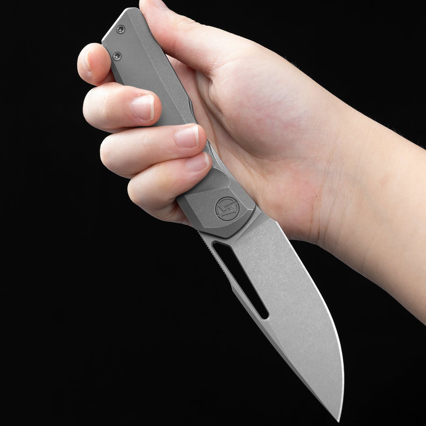 Sworf T077 Damascus Carbon fiber handle Liner Lock slot deployment