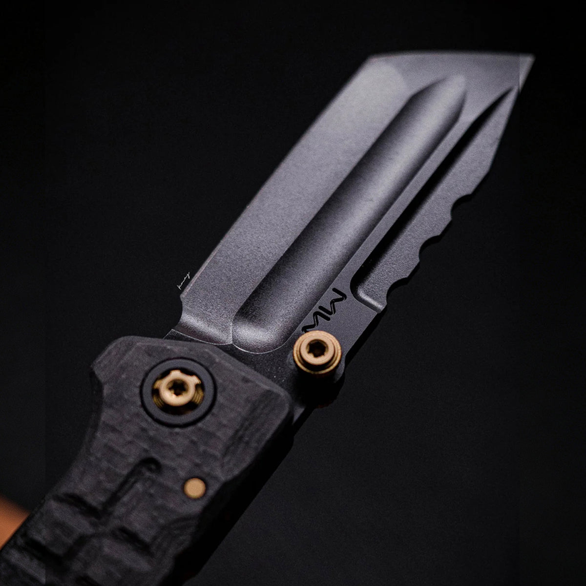Moyeworks BK1B folding pry bar titanium handle liner lock