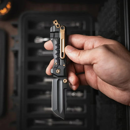Moyeworks BK1B folding pry bar titanium handle liner lock