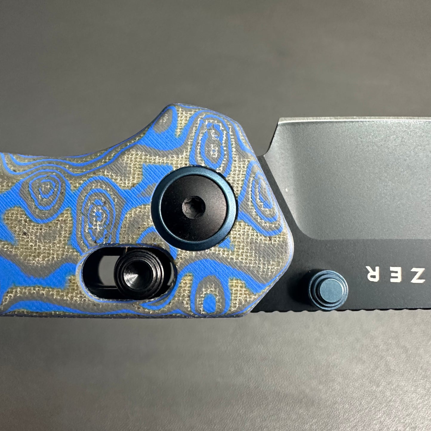 Kizer Daramc Nitro-V blade steel micarta scales