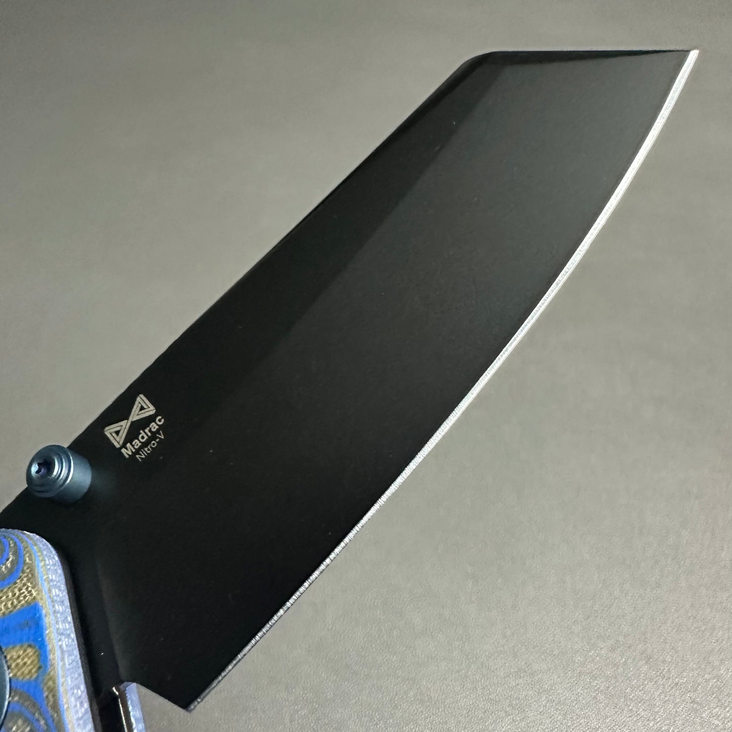 Kizer Daramc Nitro-V blade steel micarta scales