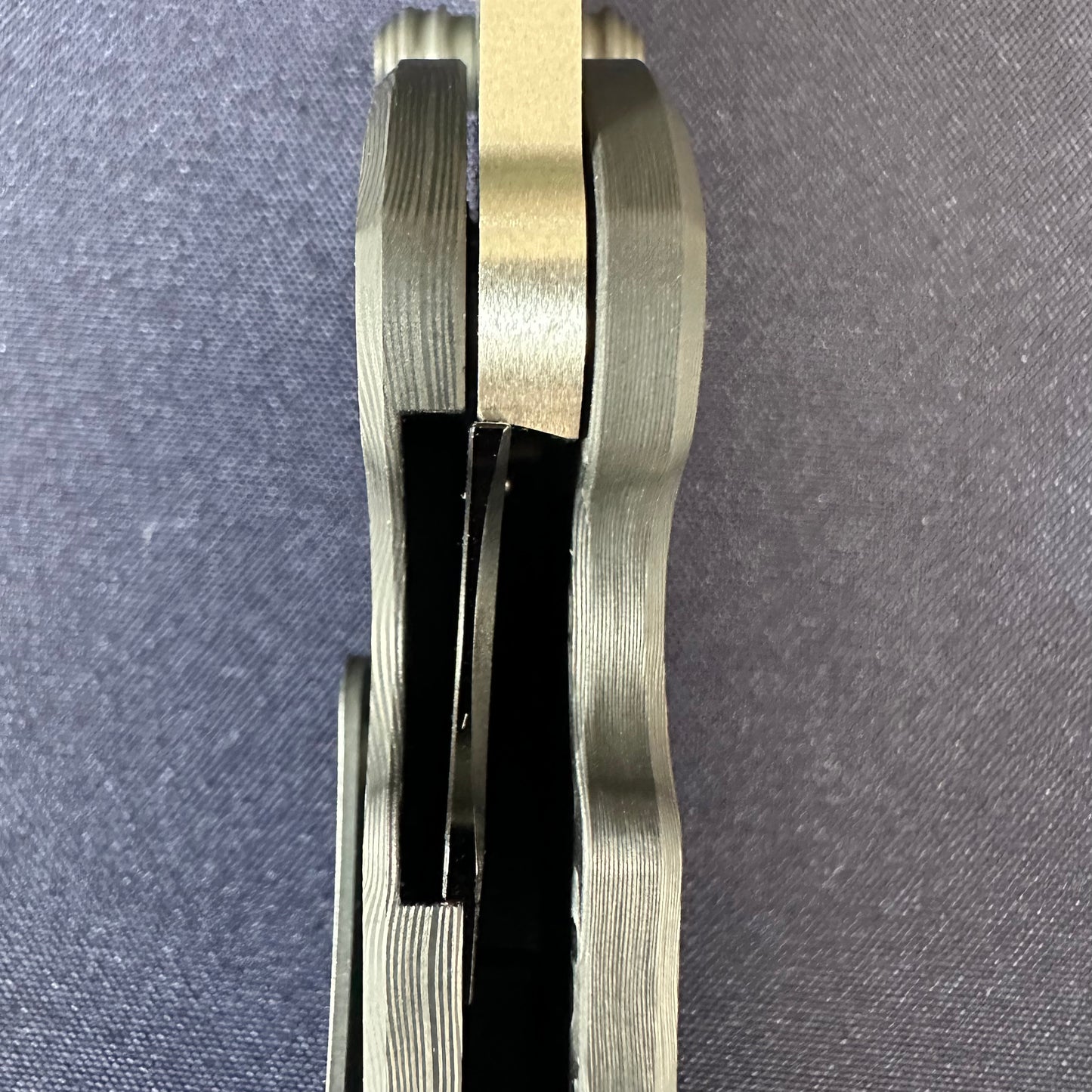 SANGYUTOU Fat Soul carbon fiber scales M390 blade steel micro folding knife