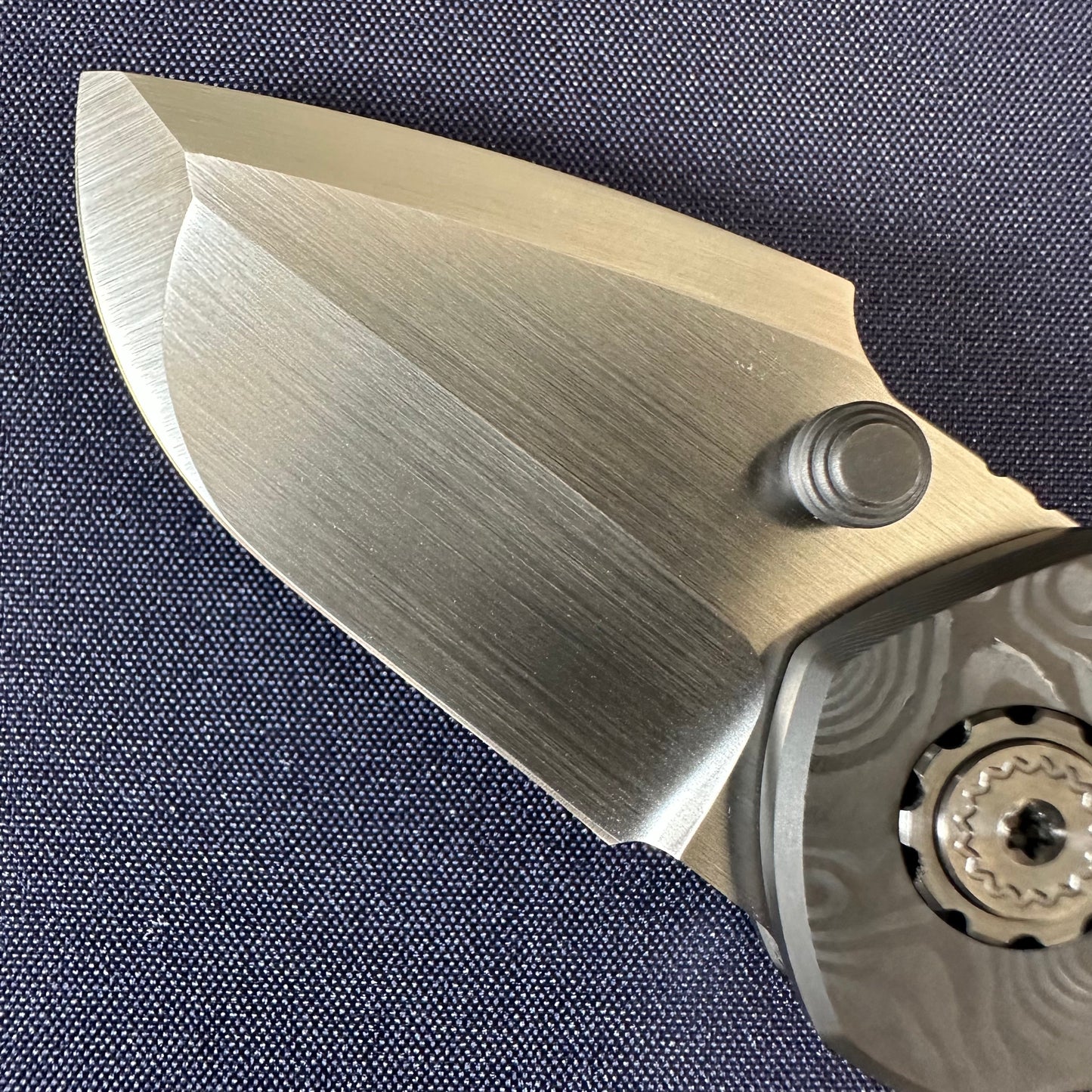 SANGYUTOU Fat Soul carbon fiber scales M390 blade steel micro folding knife
