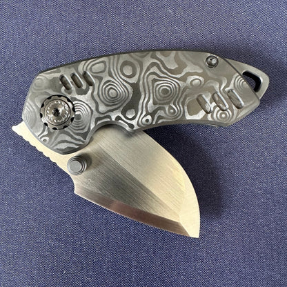 SANGYUTOU Fat Soul carbon fiber scales M390 blade steel micro folding knife