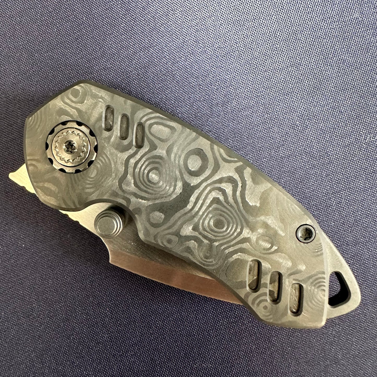 SANGYUTOU Fat Soul carbon fiber scales M390 blade steel micro folding knife