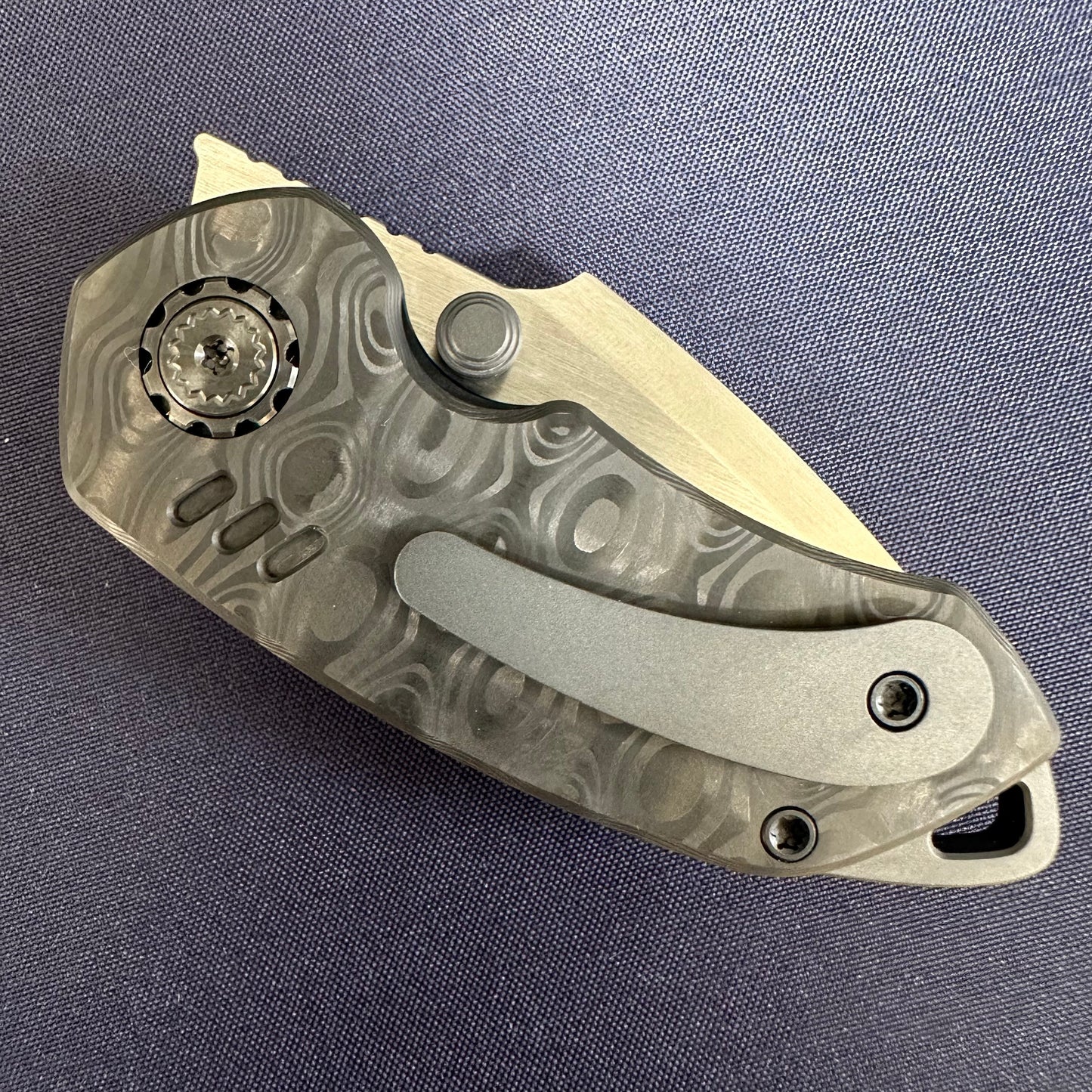 SANGYUTOU Fat Soul carbon fiber scales M390 blade steel micro folding knife