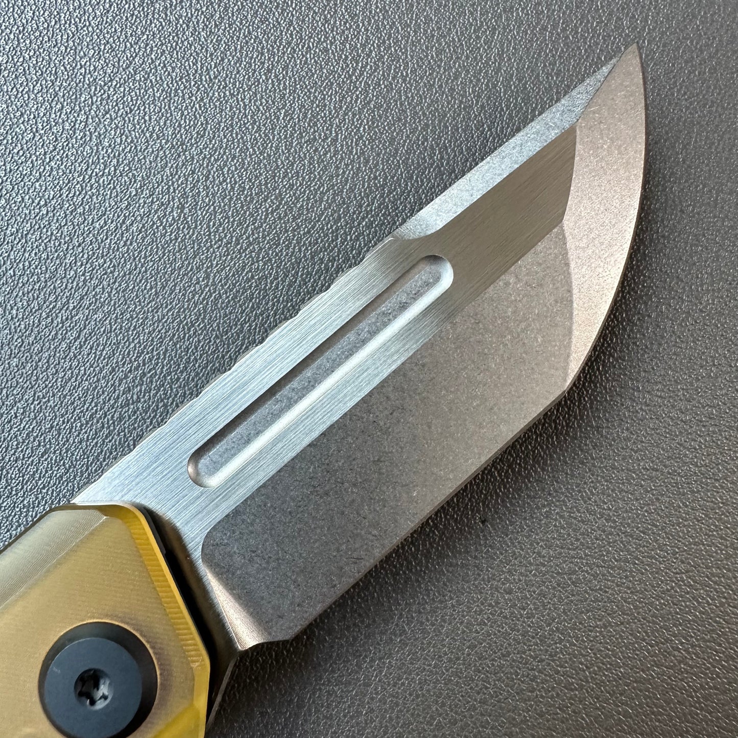 Maxace Capsule2 Ultem scales CPM-Magnacut steel