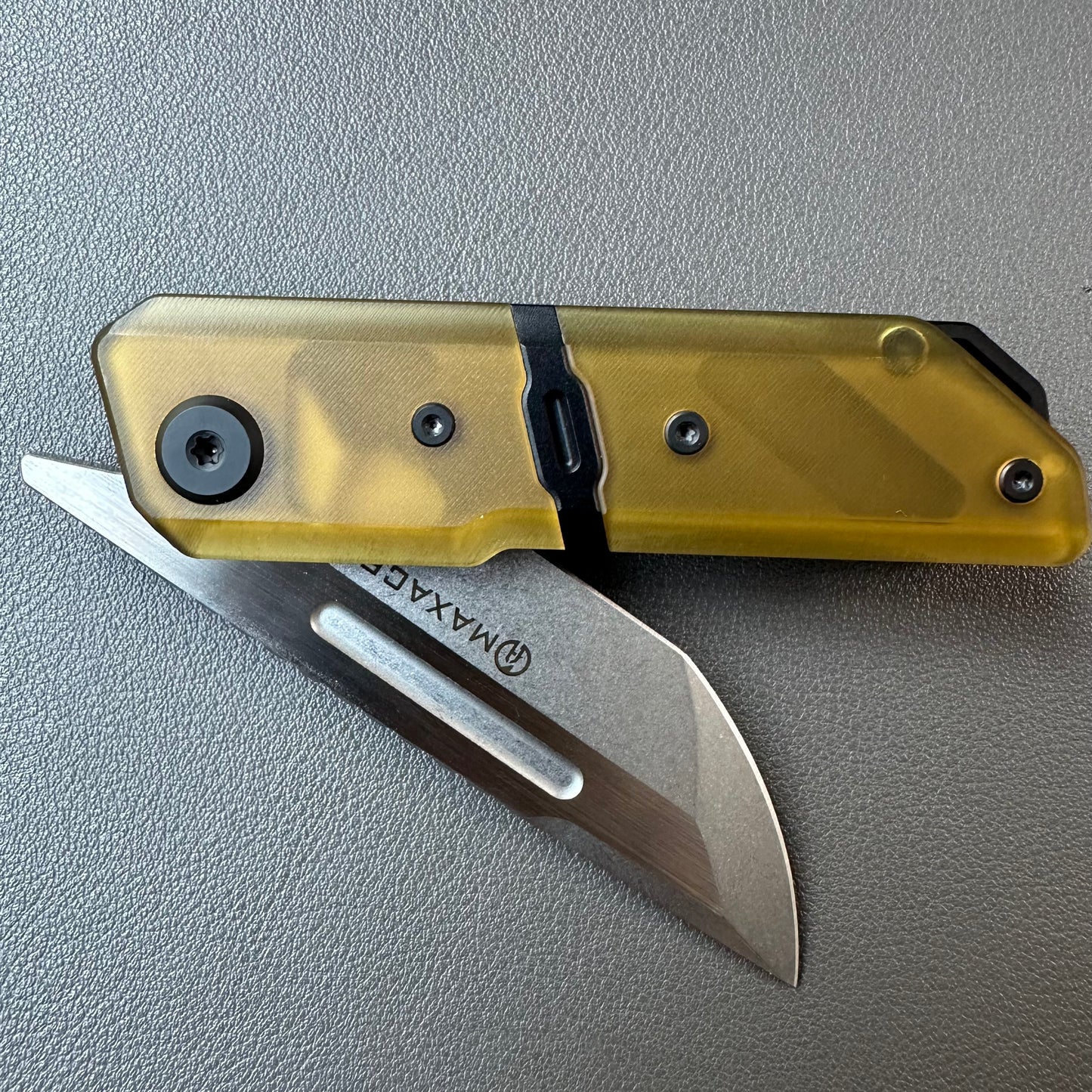 Maxace Capsule2 Ultem scales CPM-Magnacut steel