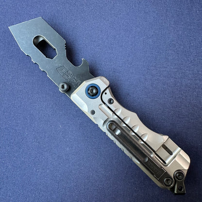 Moyeworks BK1A folding pry bar titanium handle liner lock