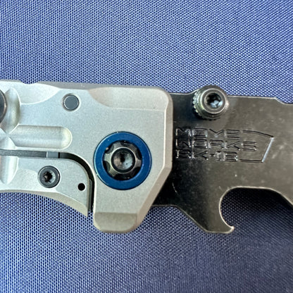 Moyeworks BK1A folding pry bar titanium handle liner lock