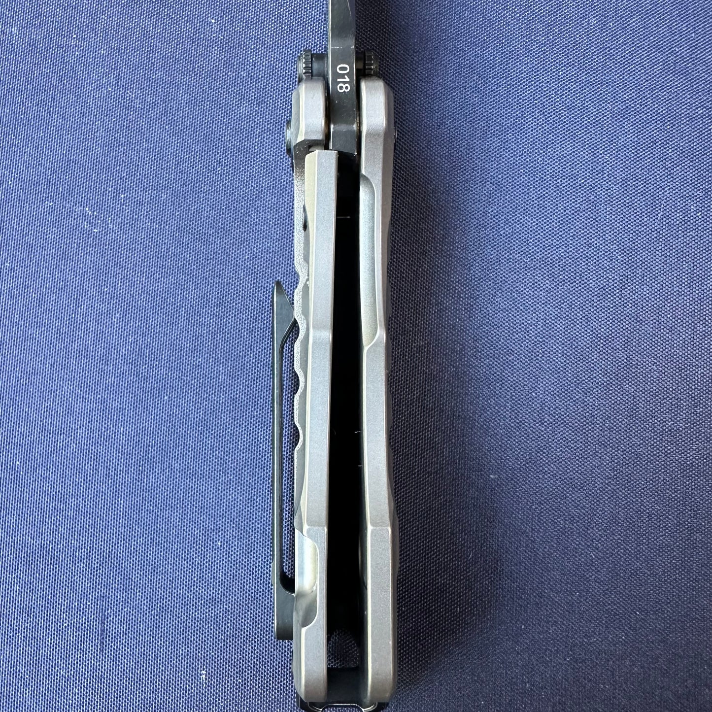 Moyeworks BK1A folding pry bar titanium handle liner lock