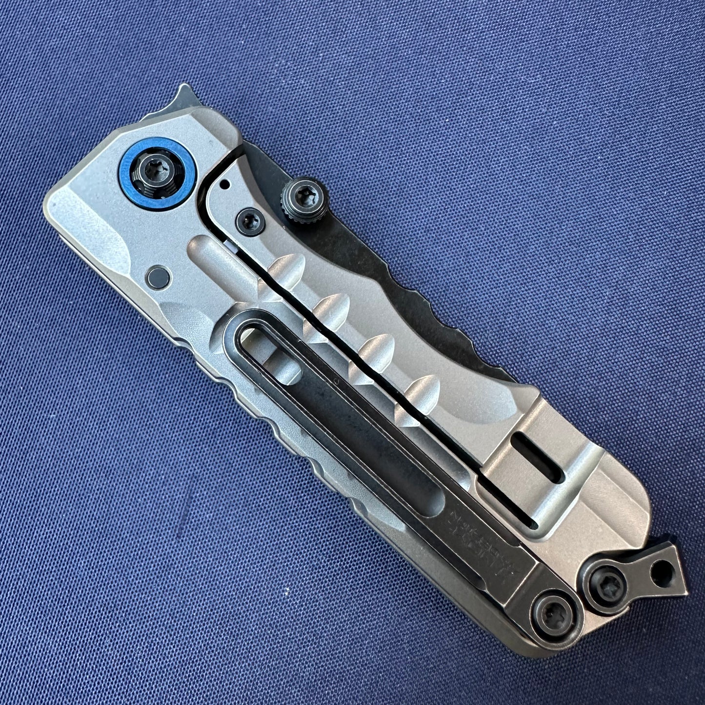 Moyeworks BK1A folding pry bar titanium handle liner lock