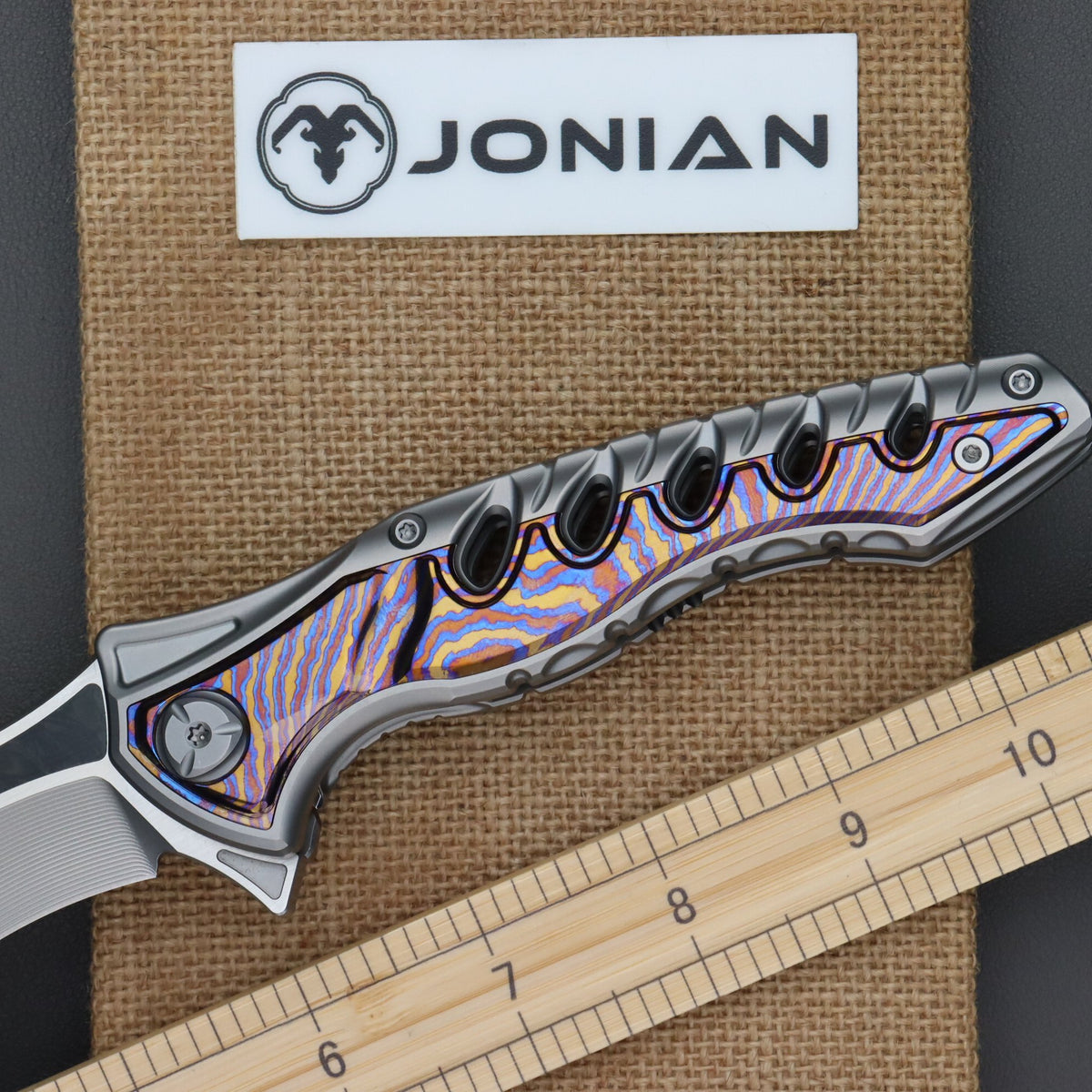 Maxace Hive Timascus Scales