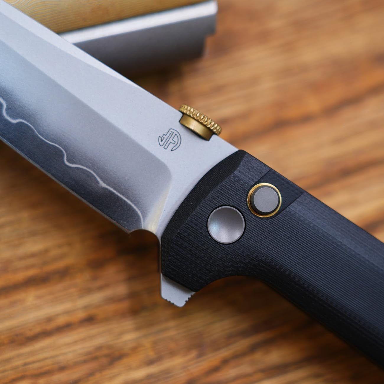 Chop2 2406BK New .45-style thumb disc SLD Outdoor folding knife