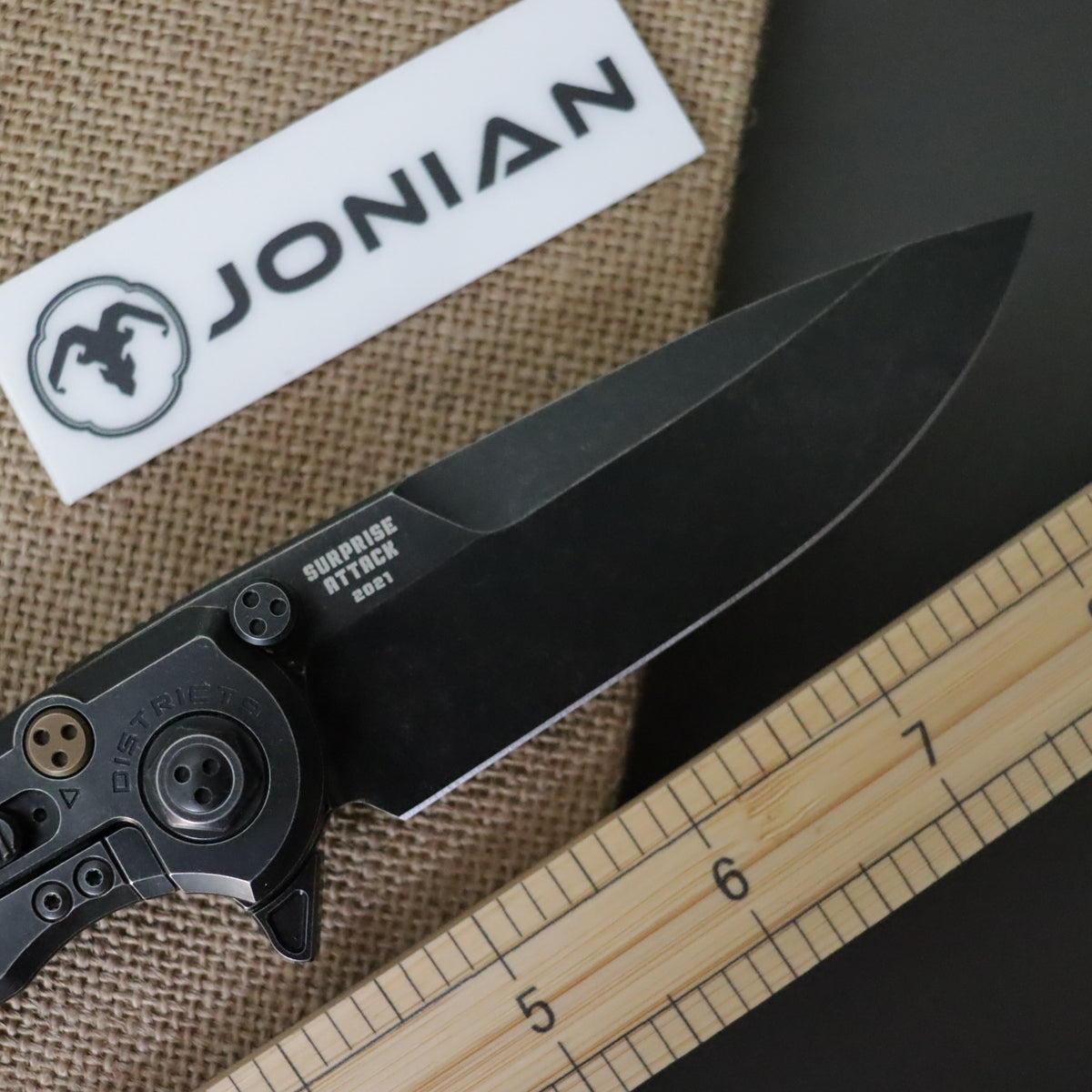 District 9 Surprise Attack black stonewash