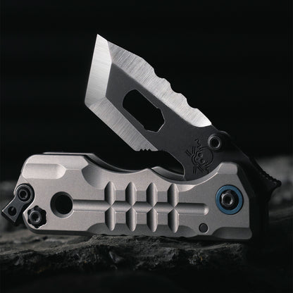 Moyeworks BK1A folding pry bar titanium handle liner lock