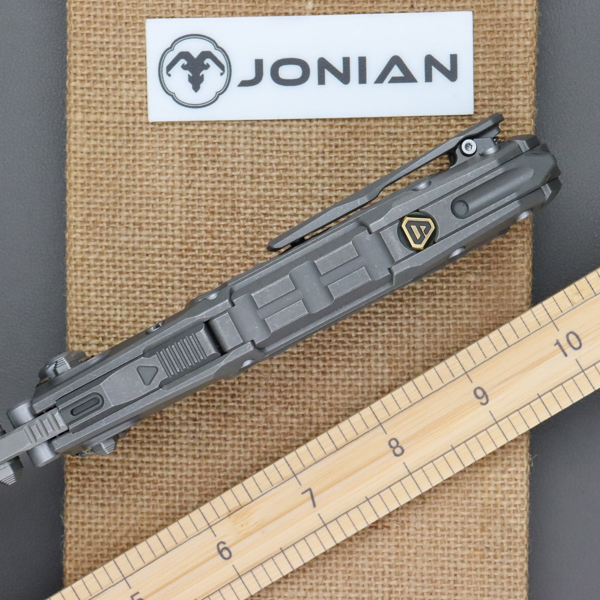 District 9 Rock Stone-Wash Finish