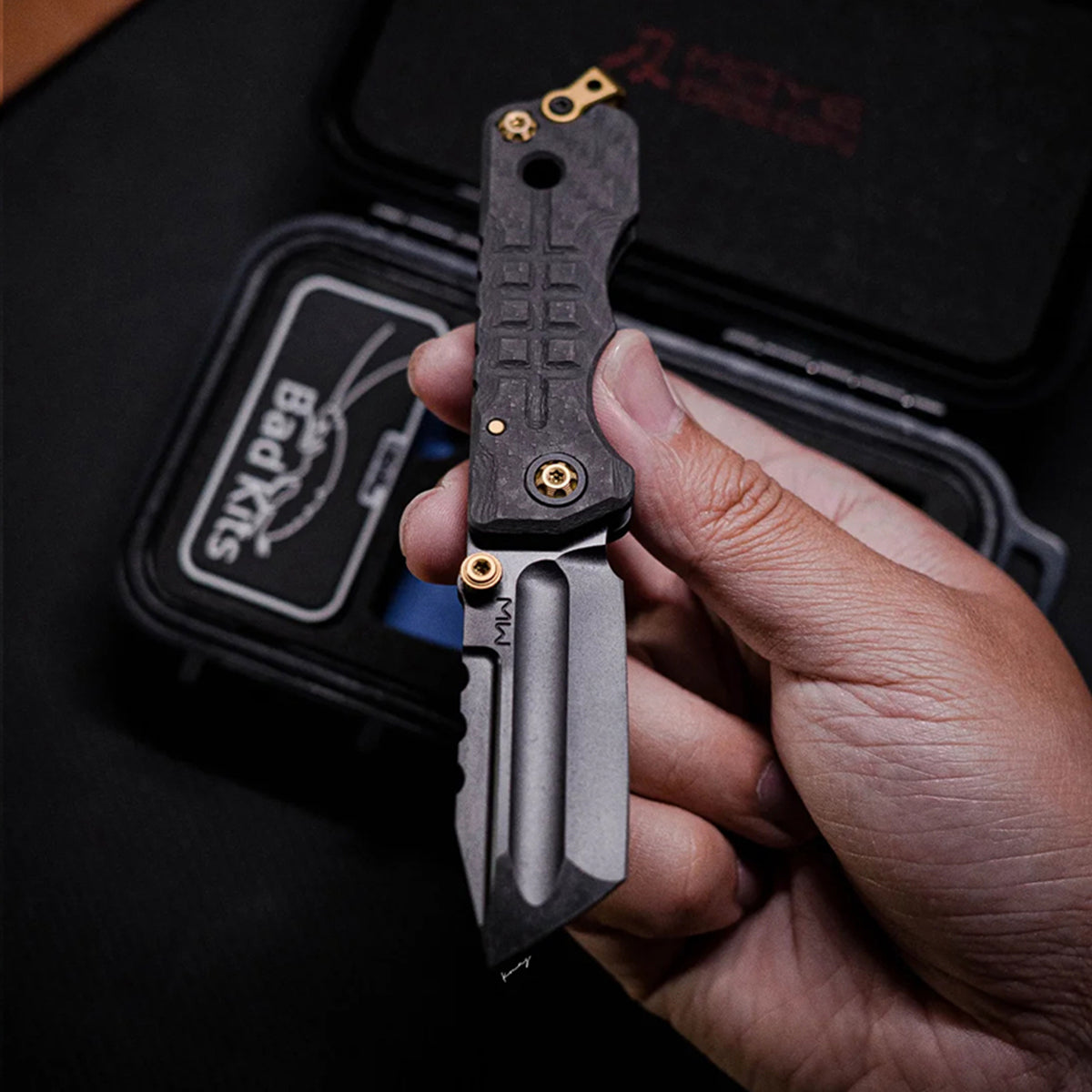 Moyeworks BK1B folding pry bar titanium handle liner lock