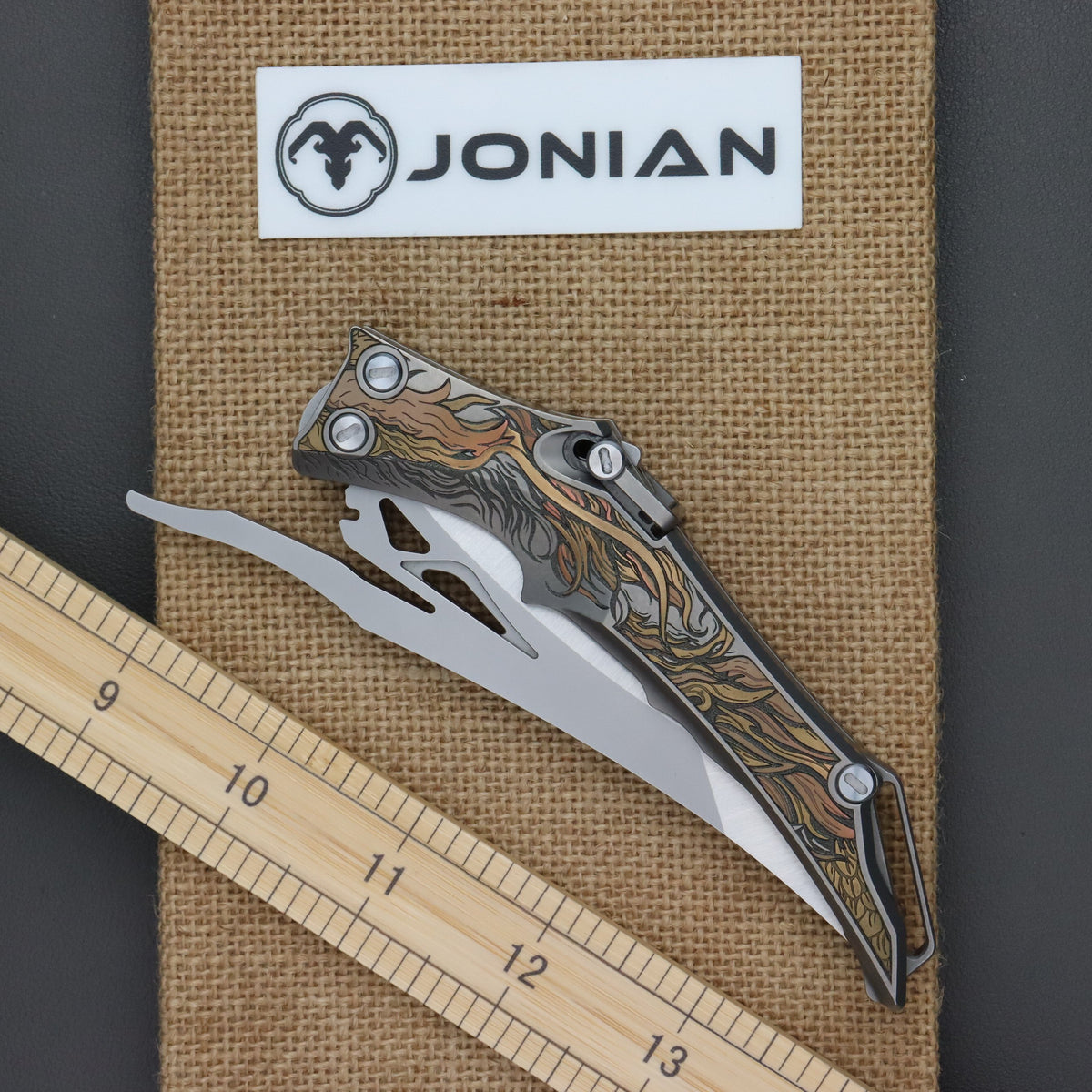 MUNDUS Dragon Slice Engraved handle
