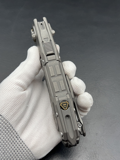 District 9 ROCK stone wash finish